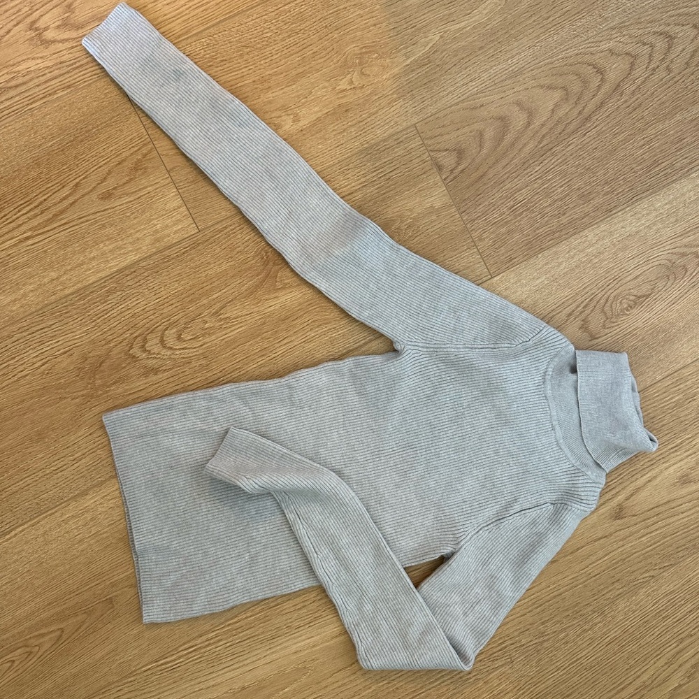 Express turtle neck